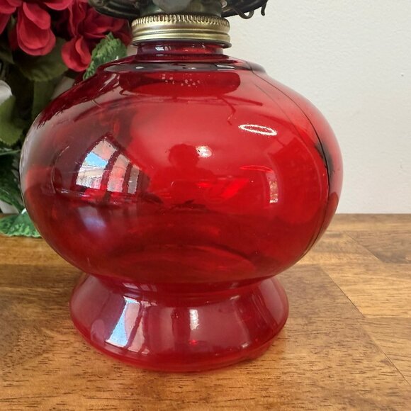 Vintage Red Glass Hurricane Oil Lamp Lantern – P&A or Eagle Style – Mid-Century - Picture 5 of 5